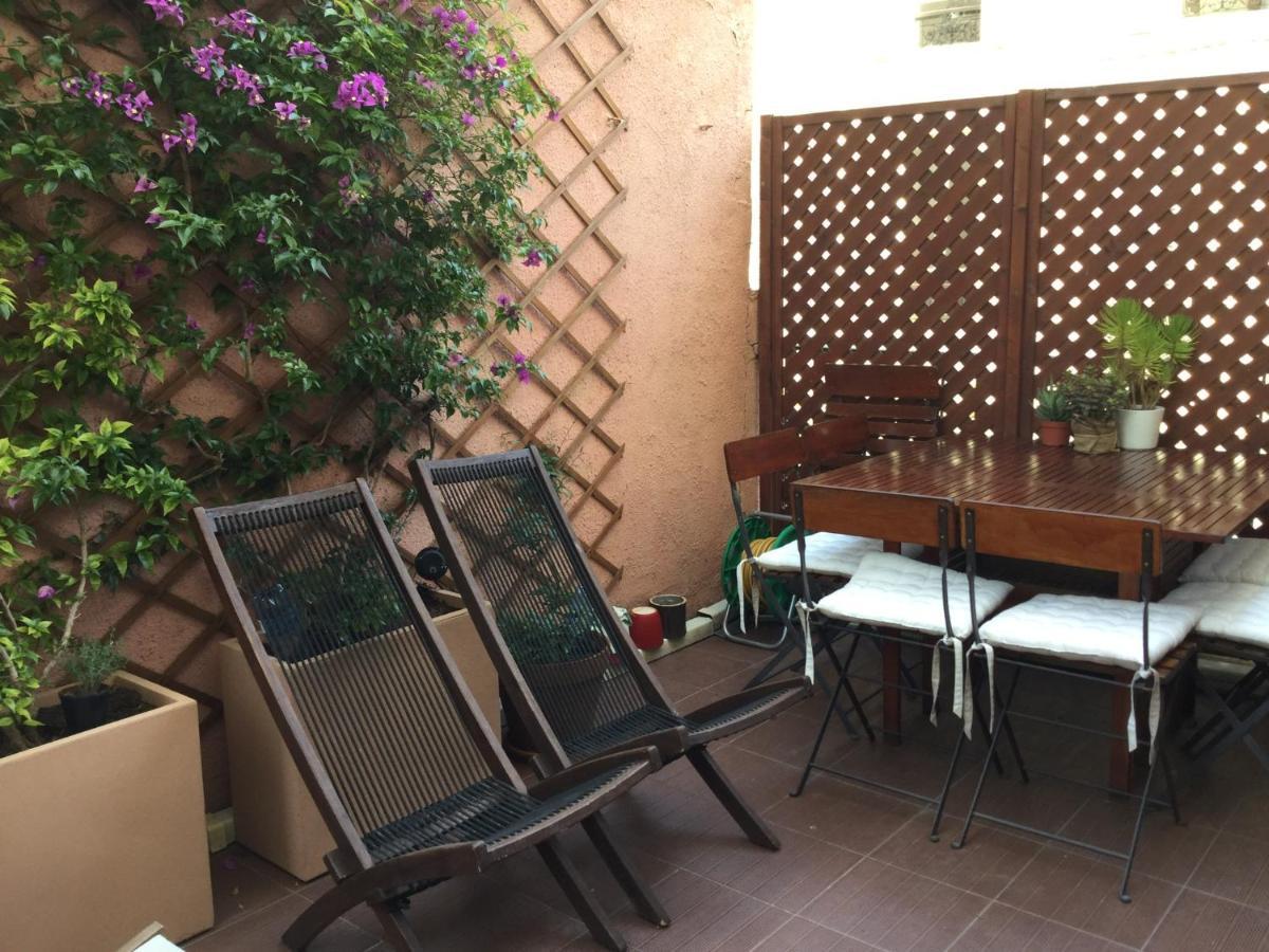 Chambre 1 Personne Avec Terrasse Centre Ville Marseille 3 Nuits Min , Femme Uniquement Exterior foto